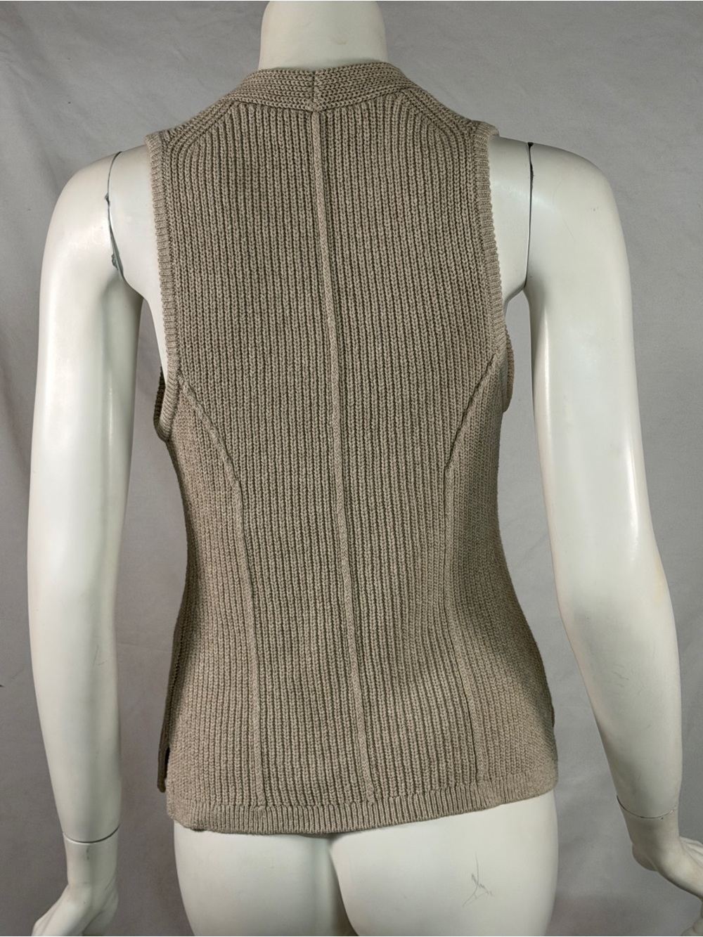 Sleeveless Ribbed V-Neck Button Vest - Picture 6 of 11